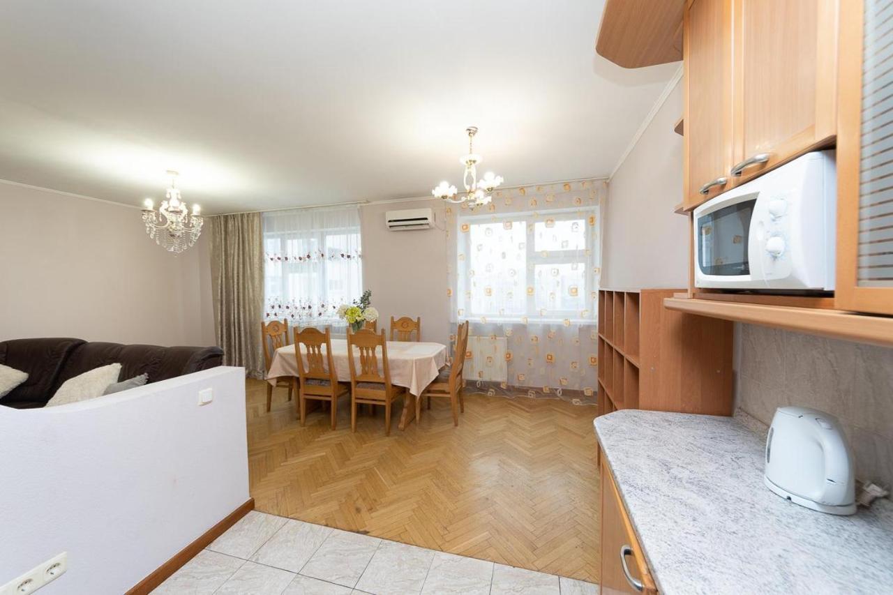 Spacious Apartments In The Center Of Obolon 2 Bedrooms Kiev Dış mekan fotoğraf