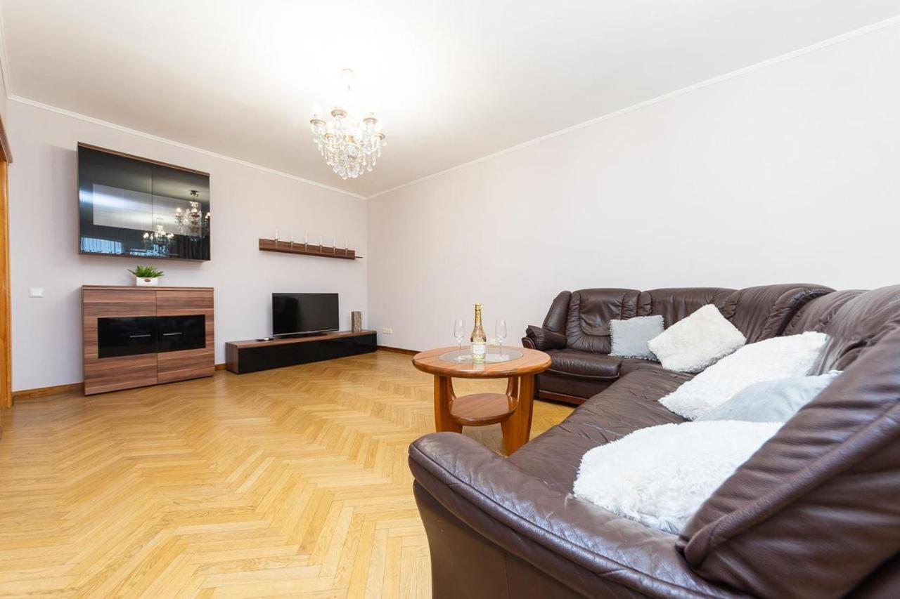 Spacious Apartments In The Center Of Obolon 2 Bedrooms Kiev Dış mekan fotoğraf