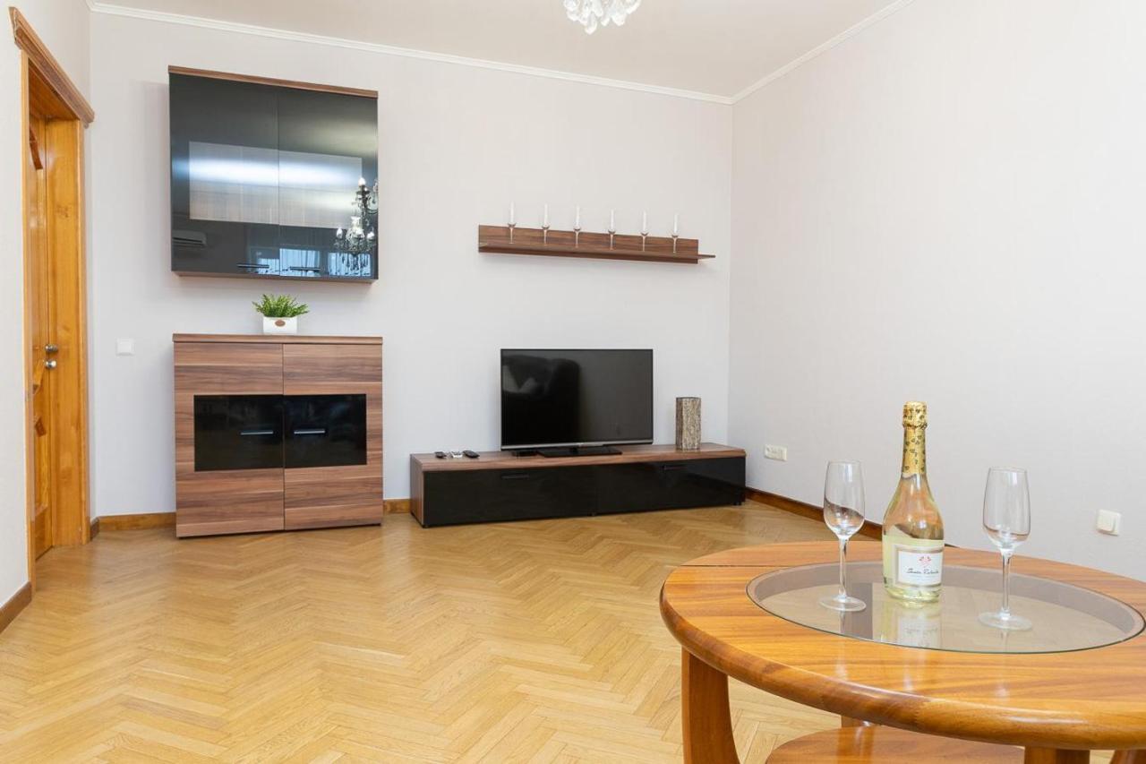 Spacious Apartments In The Center Of Obolon 2 Bedrooms Kiev Dış mekan fotoğraf