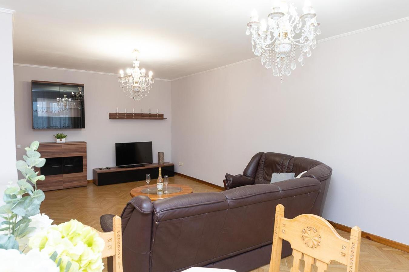 Spacious Apartments In The Center Of Obolon 2 Bedrooms Kiev Dış mekan fotoğraf