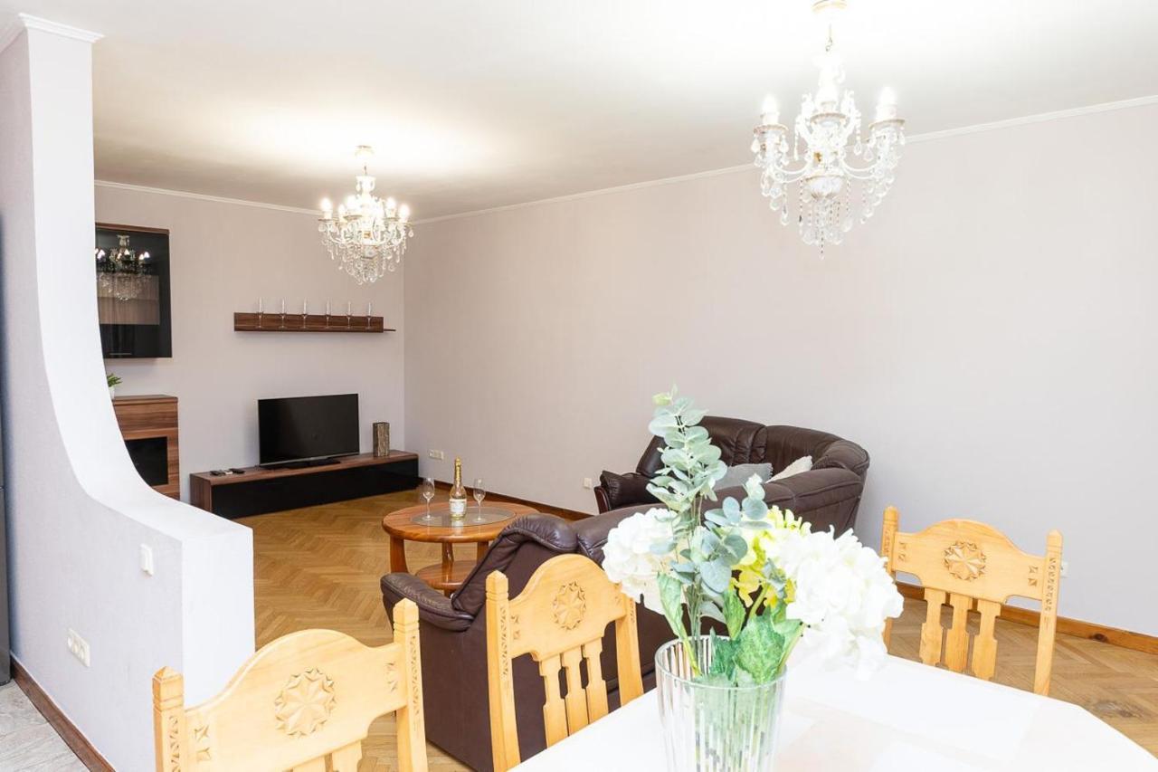 Spacious Apartments In The Center Of Obolon 2 Bedrooms Kiev Dış mekan fotoğraf