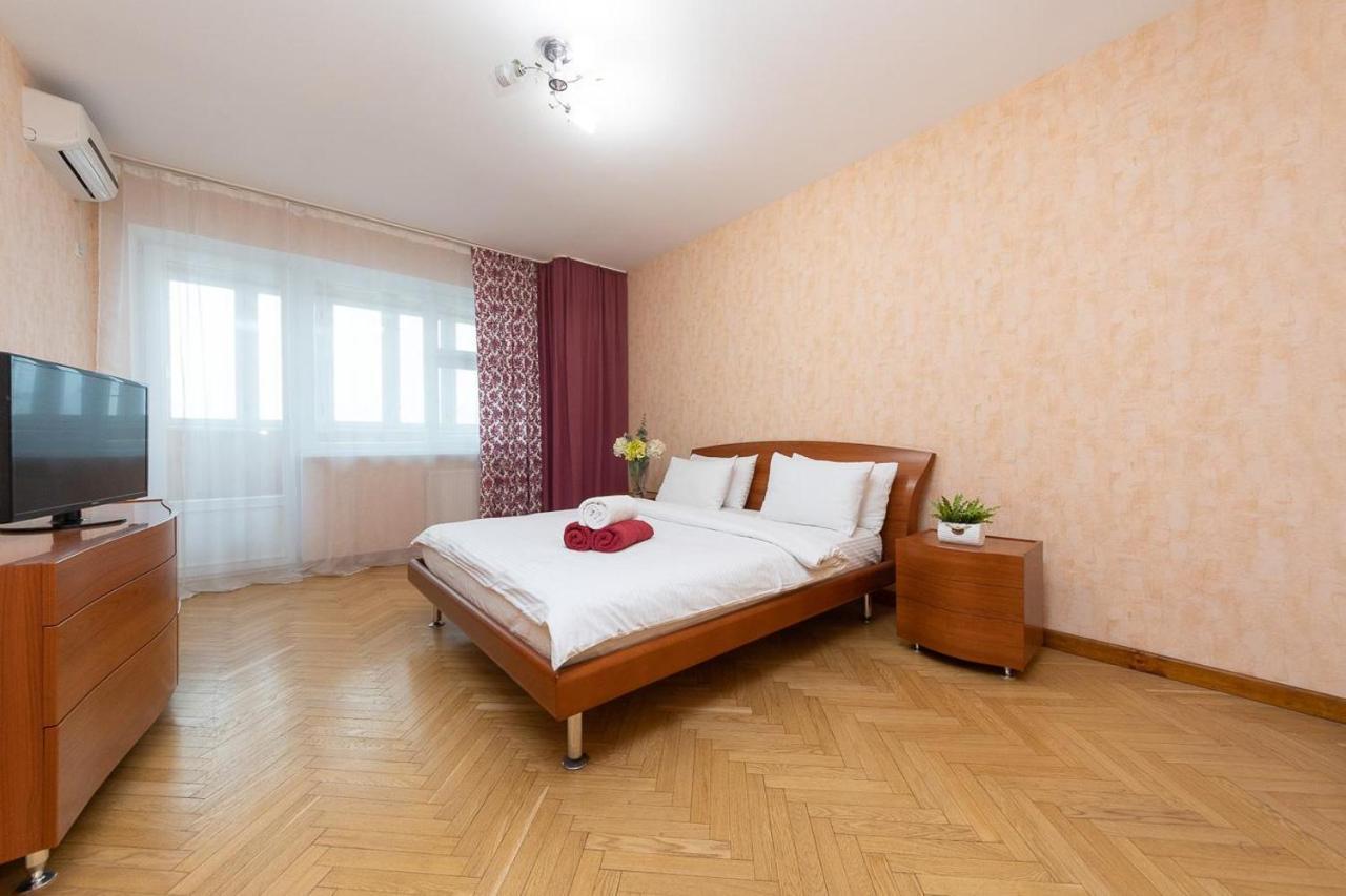 Spacious Apartments In The Center Of Obolon 2 Bedrooms Kiev Dış mekan fotoğraf
