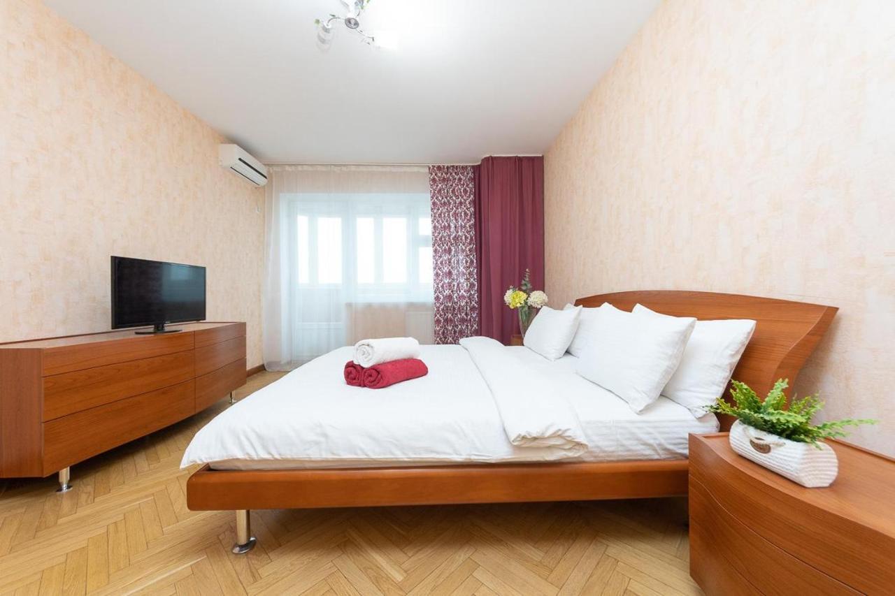 Spacious Apartments In The Center Of Obolon 2 Bedrooms Kiev Dış mekan fotoğraf