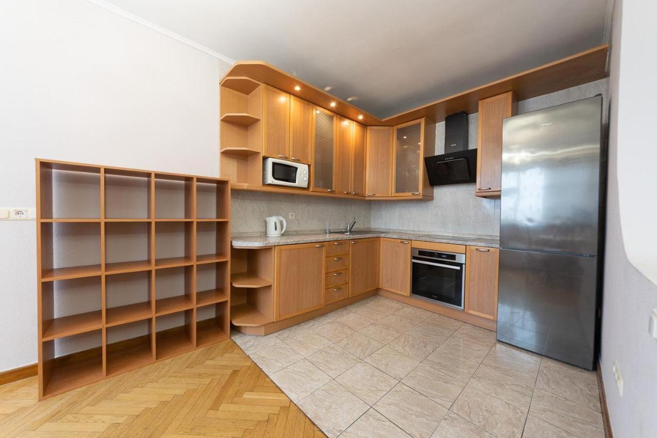 Spacious Apartments In The Center Of Obolon 2 Bedrooms Kiev Dış mekan fotoğraf