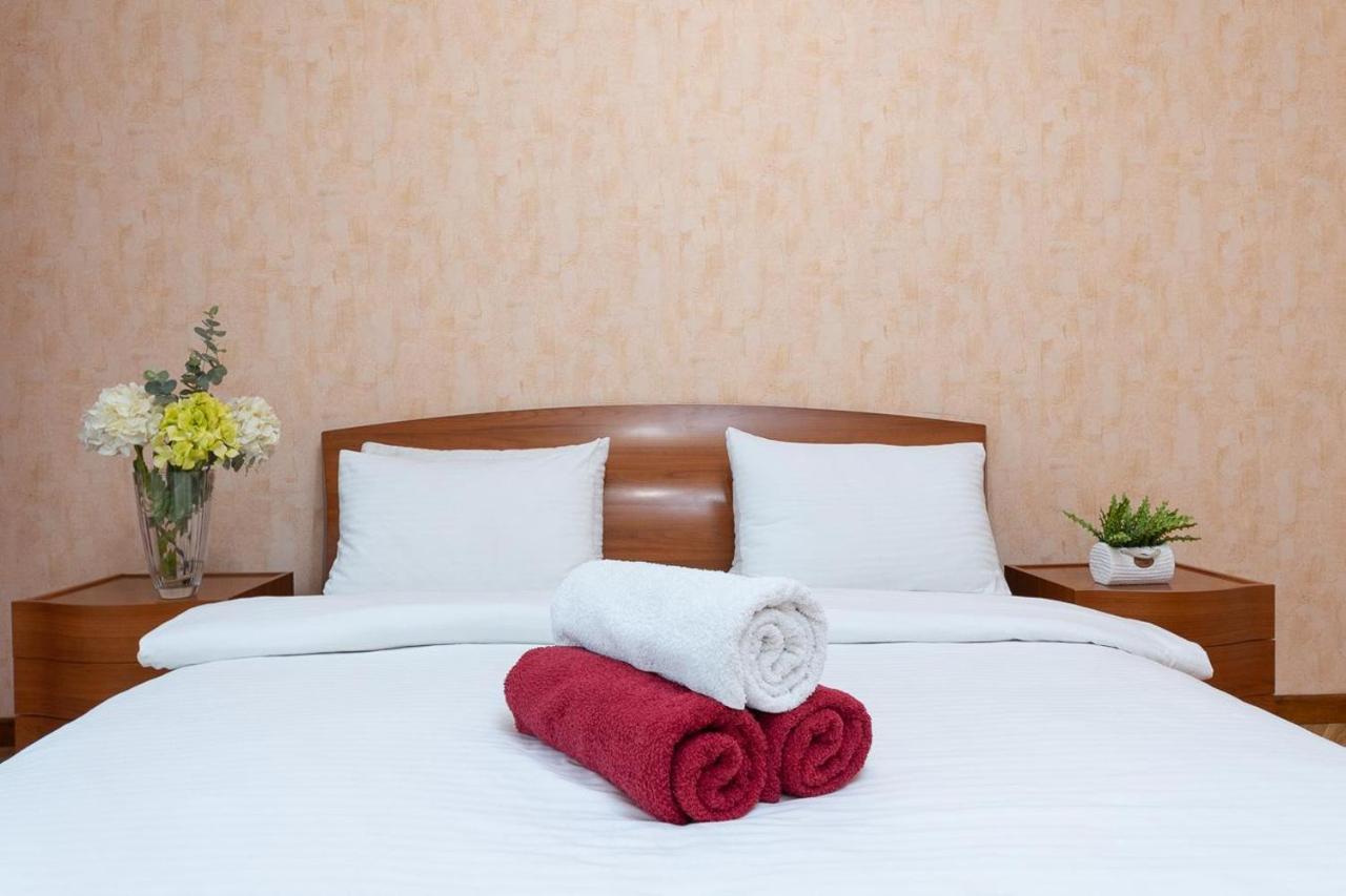 Spacious Apartments In The Center Of Obolon 2 Bedrooms Kiev Dış mekan fotoğraf