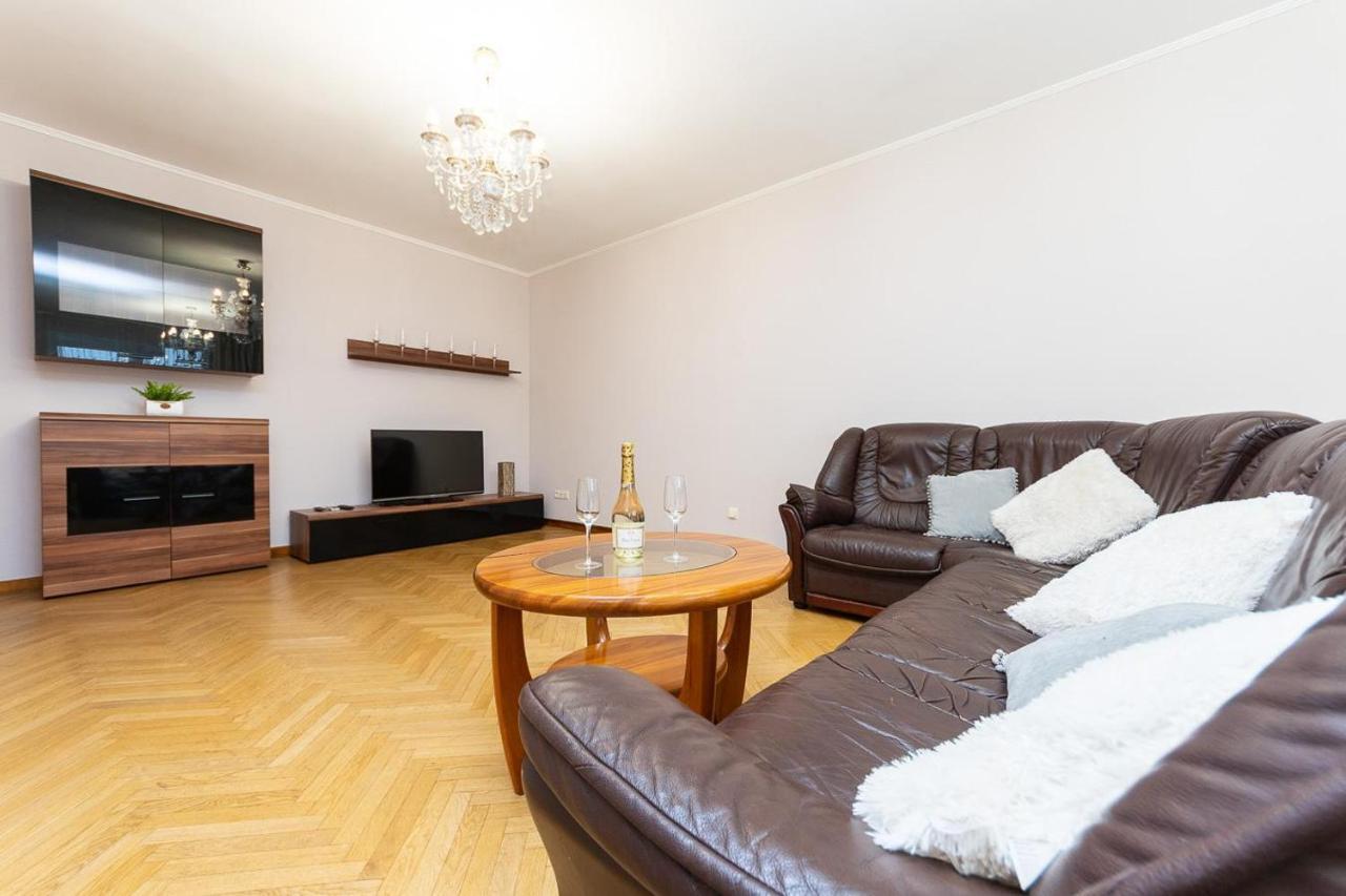 Spacious Apartments In The Center Of Obolon 2 Bedrooms Kiev Dış mekan fotoğraf